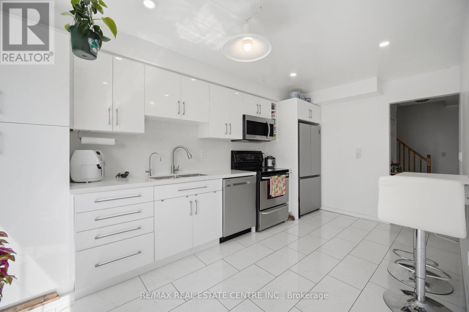 2 - 3 HARTNELL SQUARE, Brampton (Central Park), Ontario, L6S5W7 — Photo 9