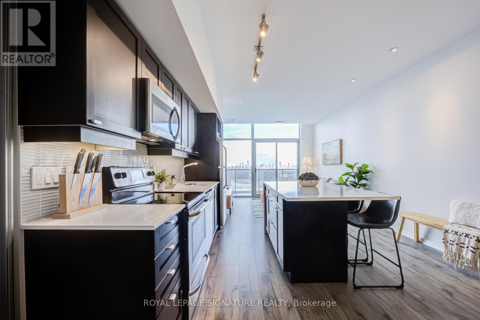 3513 - 105 THE QUEENSWAY, Toronto (High Park-Swansea), Ontario, M6S5B5 — Photo 6