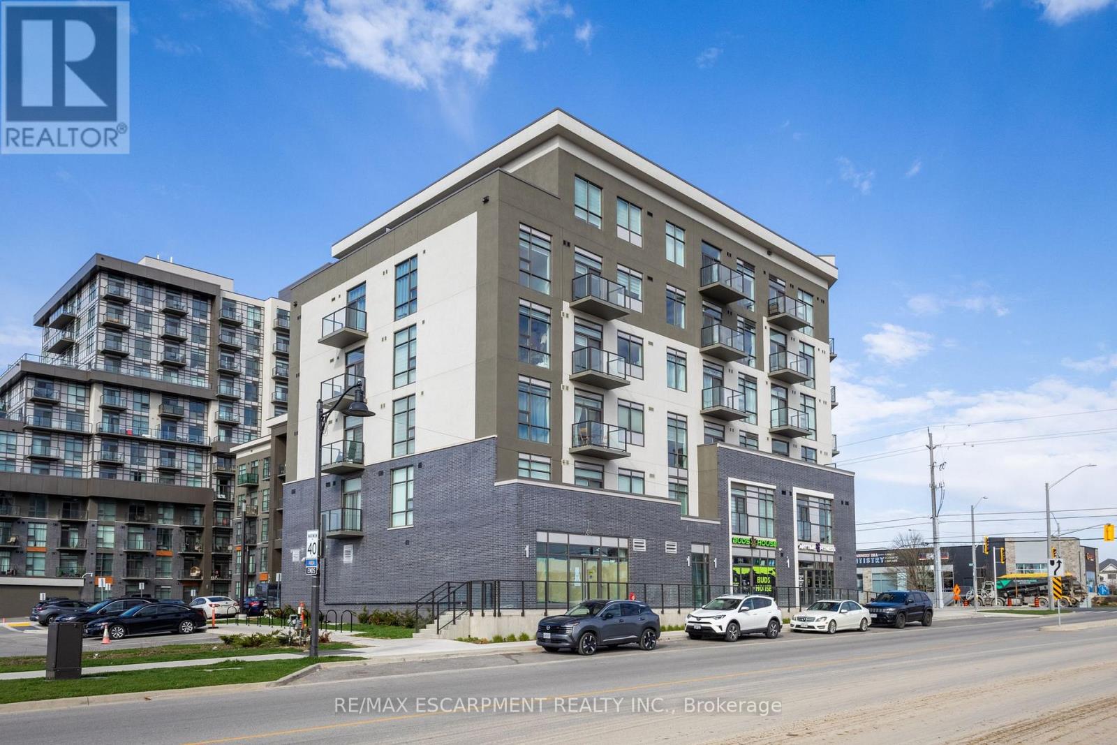 438 - 10 MALLARD TRAIL, Hamilton (Waterdown), Ontario, L8B2A7 — Photo 4