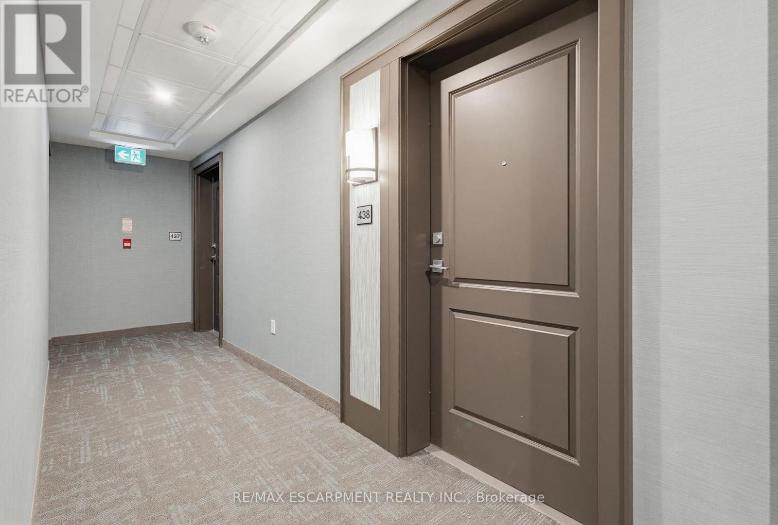 438 - 10 MALLARD TRAIL, Hamilton (Waterdown), Ontario, L8B2A7 — Photo 7