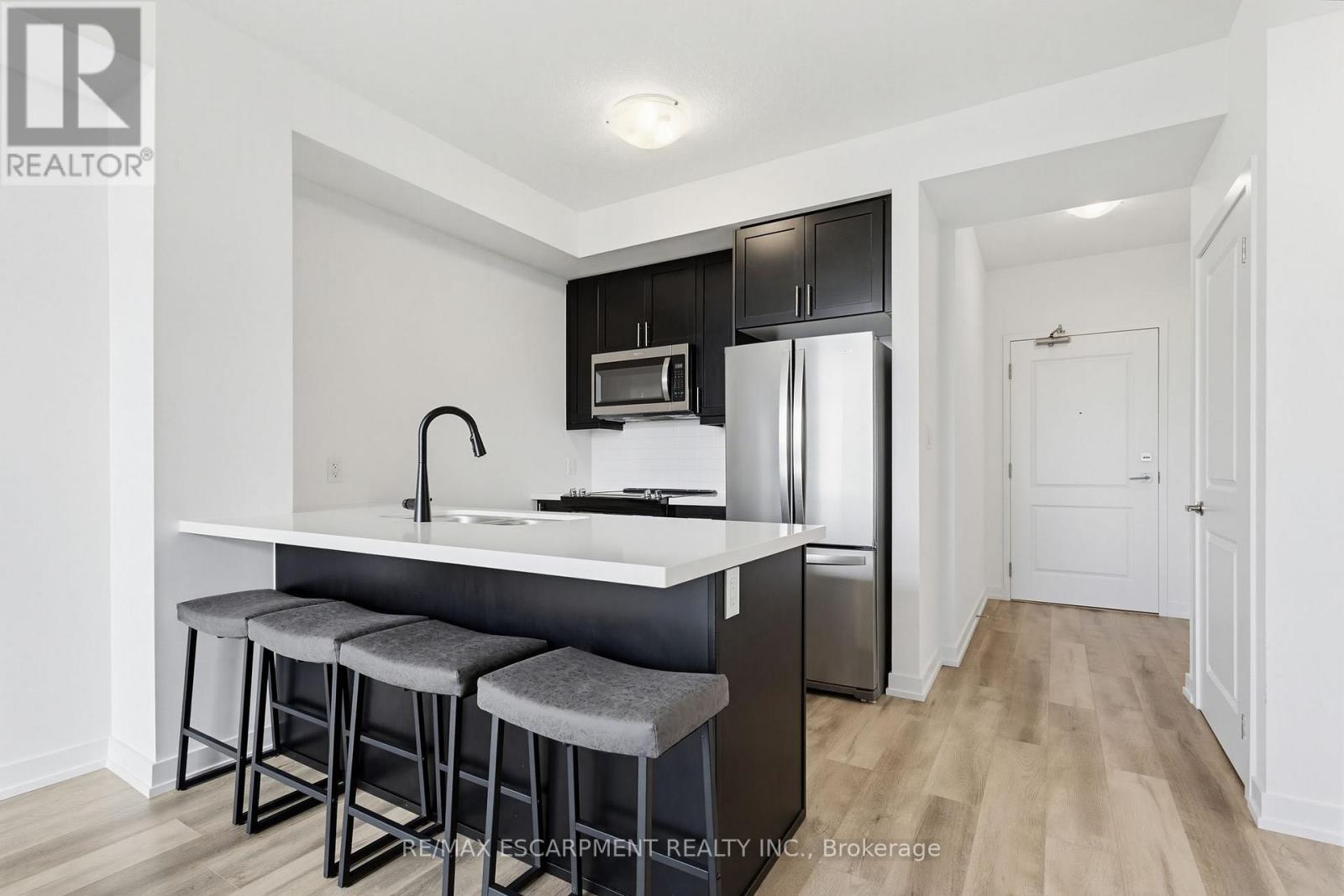 438 - 10 MALLARD TRAIL, Hamilton (Waterdown), Ontario, L8B2A7 — Photo 9