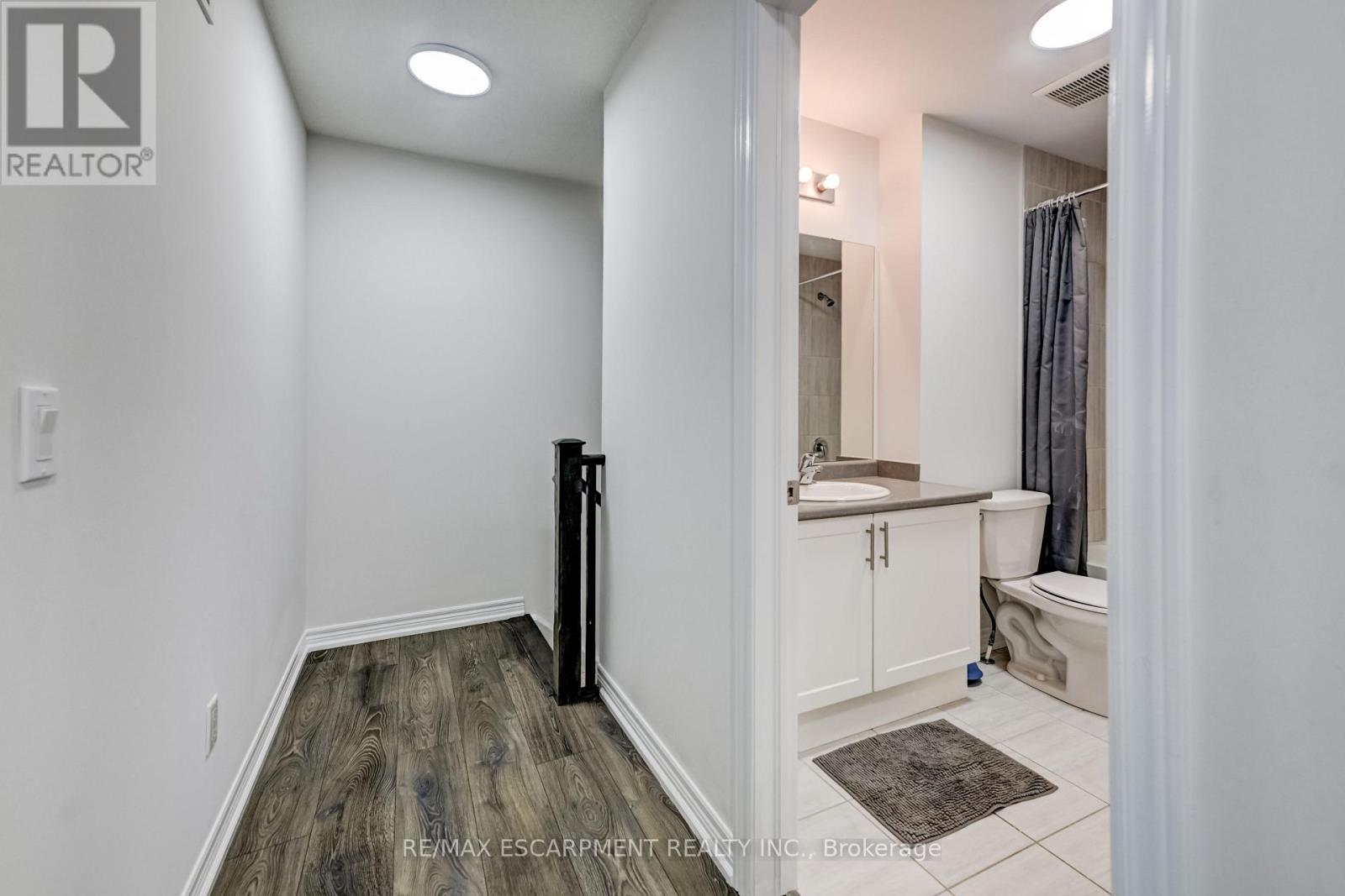 23 RIDGESIDE LANE W, Hamilton (Waterdown), Ontario, L8B1W5 — Photo 22