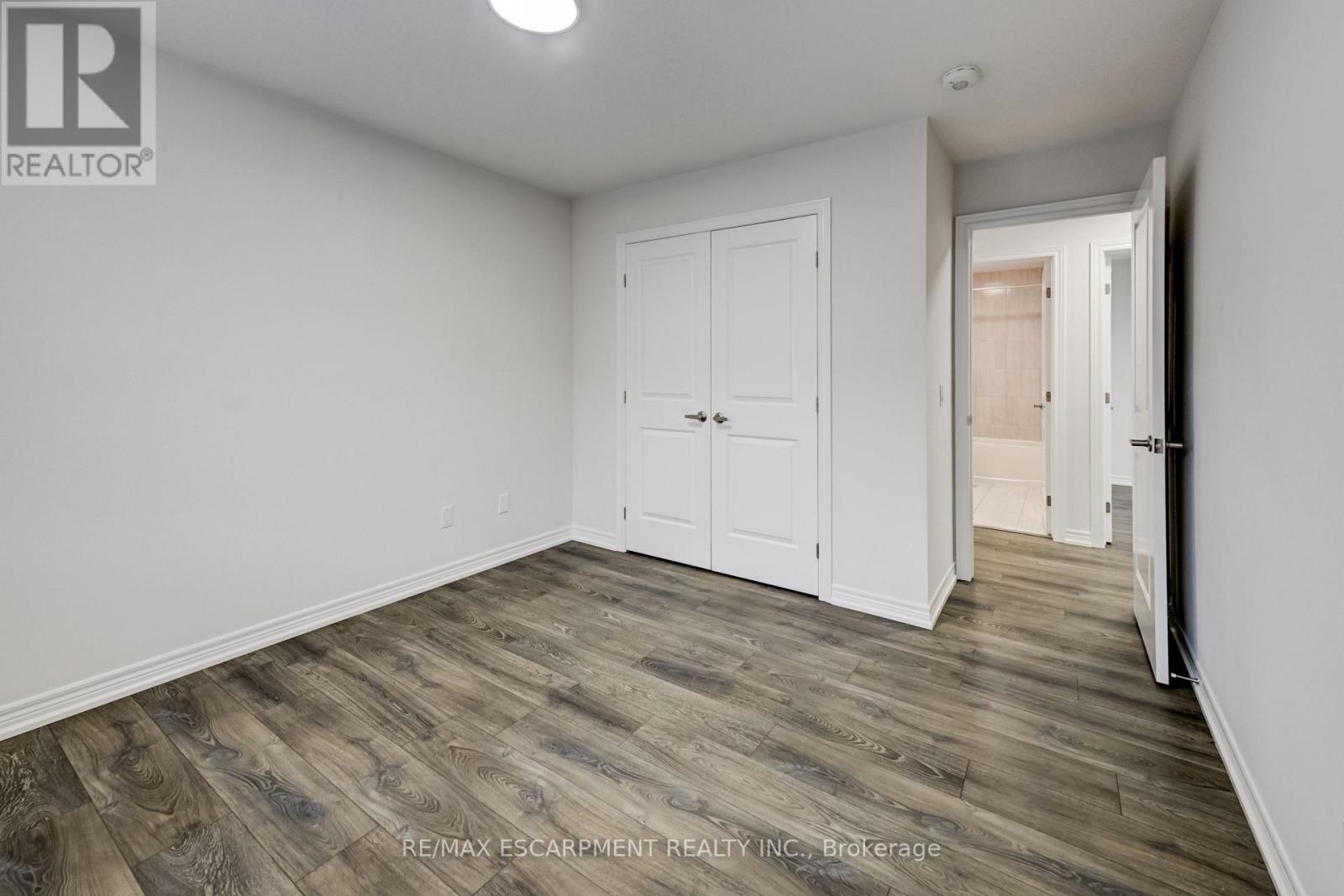 23 RIDGESIDE LANE W, Hamilton (Waterdown), Ontario, L8B1W5 — Photo 27