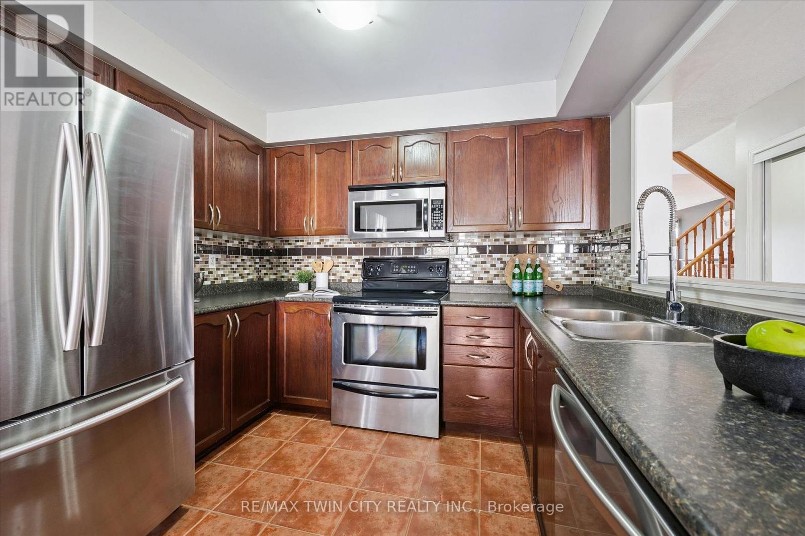 28 GRIFFITHS AVENUE, Cambridge, Ontario, N1P1J7 — Photo 8
