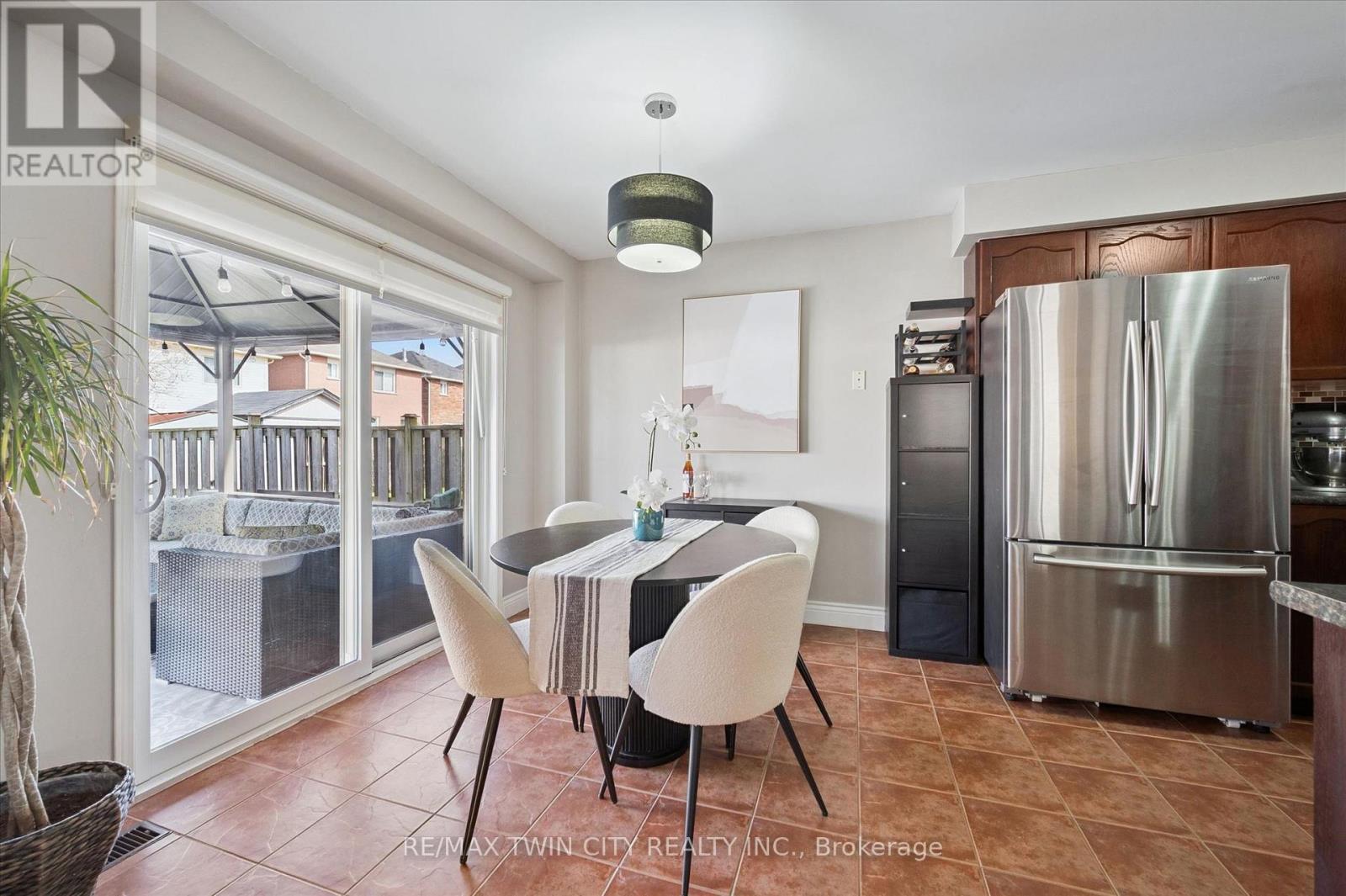 28 GRIFFITHS AVENUE, Cambridge, Ontario, N1P1J7 — Photo 9