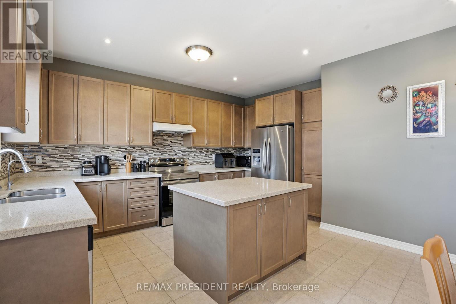 17 MCCARTNEY STREET, Hamilton (Waterdown), Ontario, L8B0T7 — Photo 16