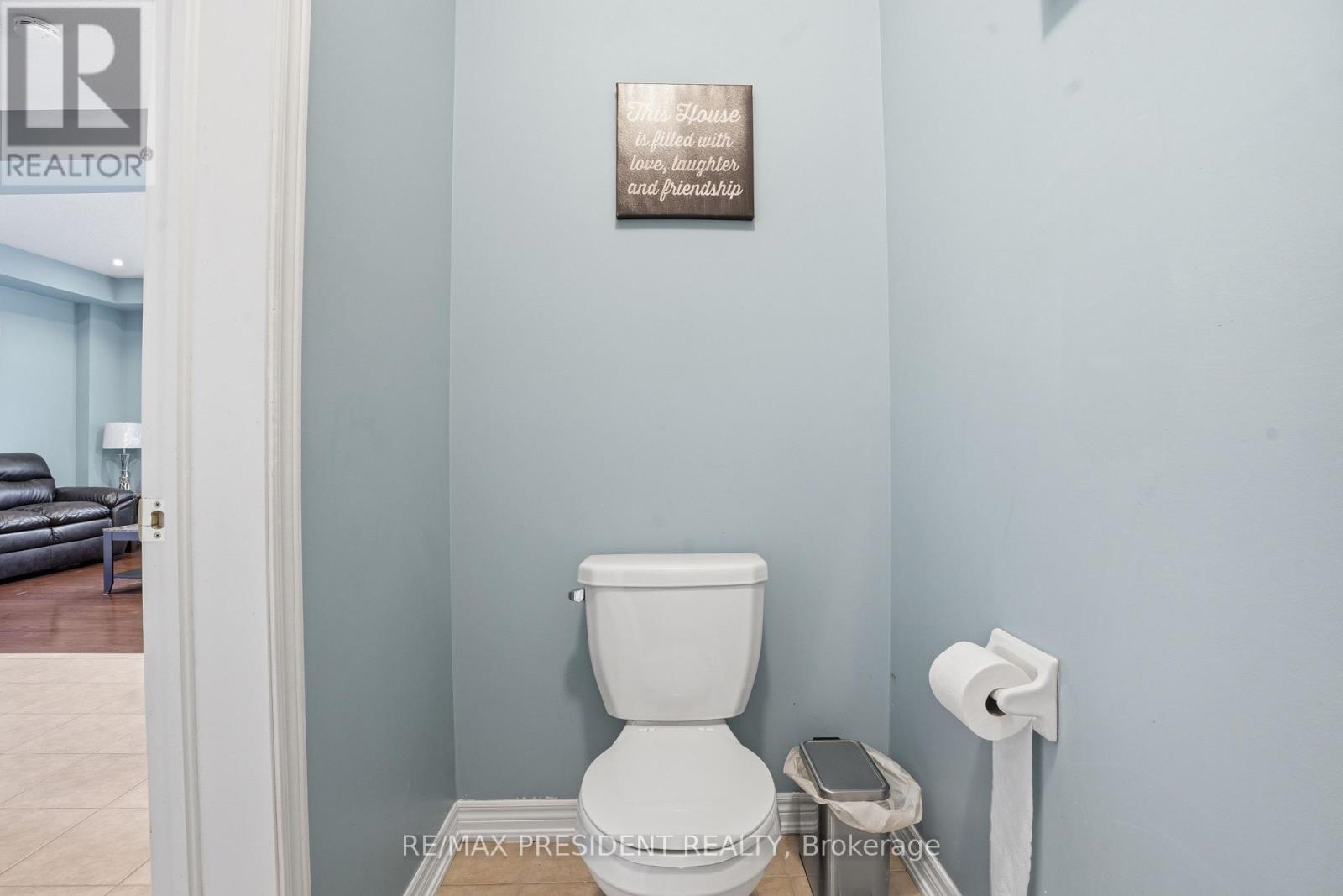 17 MCCARTNEY STREET, Hamilton (Waterdown), Ontario, L8B0T7 — Photo 20