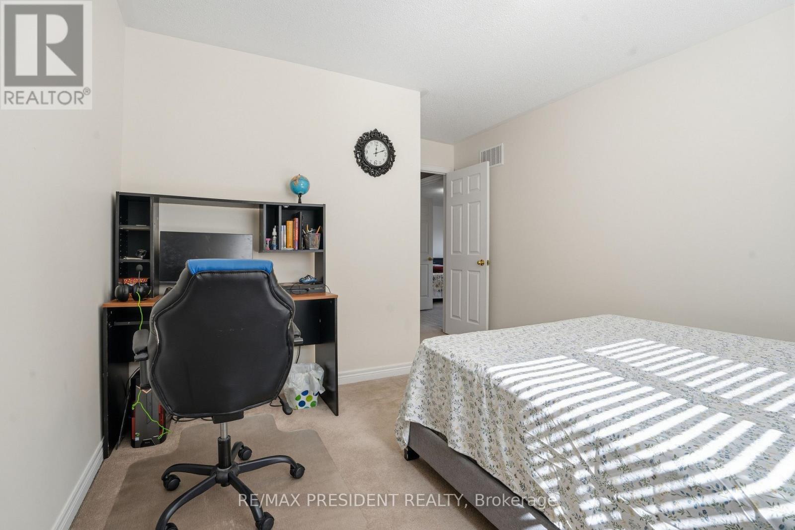 17 MCCARTNEY STREET, Hamilton (Waterdown), Ontario, L8B0T7 — Photo 33