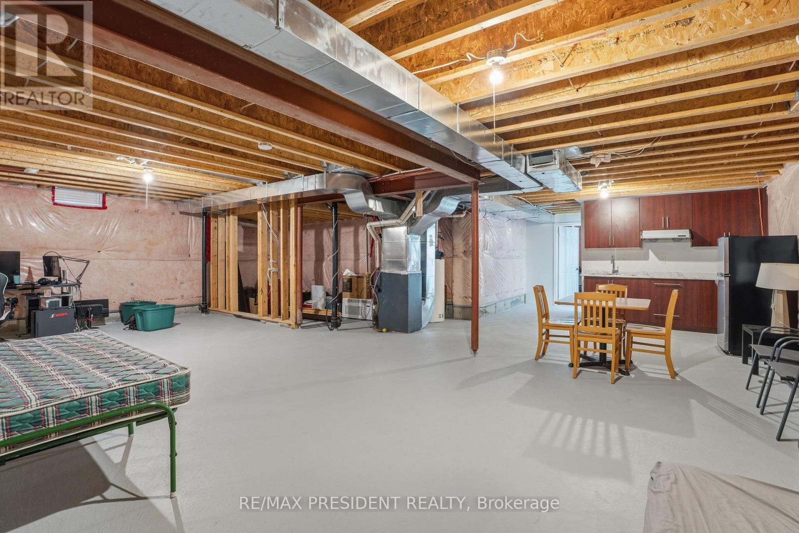 17 MCCARTNEY STREET, Hamilton (Waterdown), Ontario, L8B0T7 — Photo 37