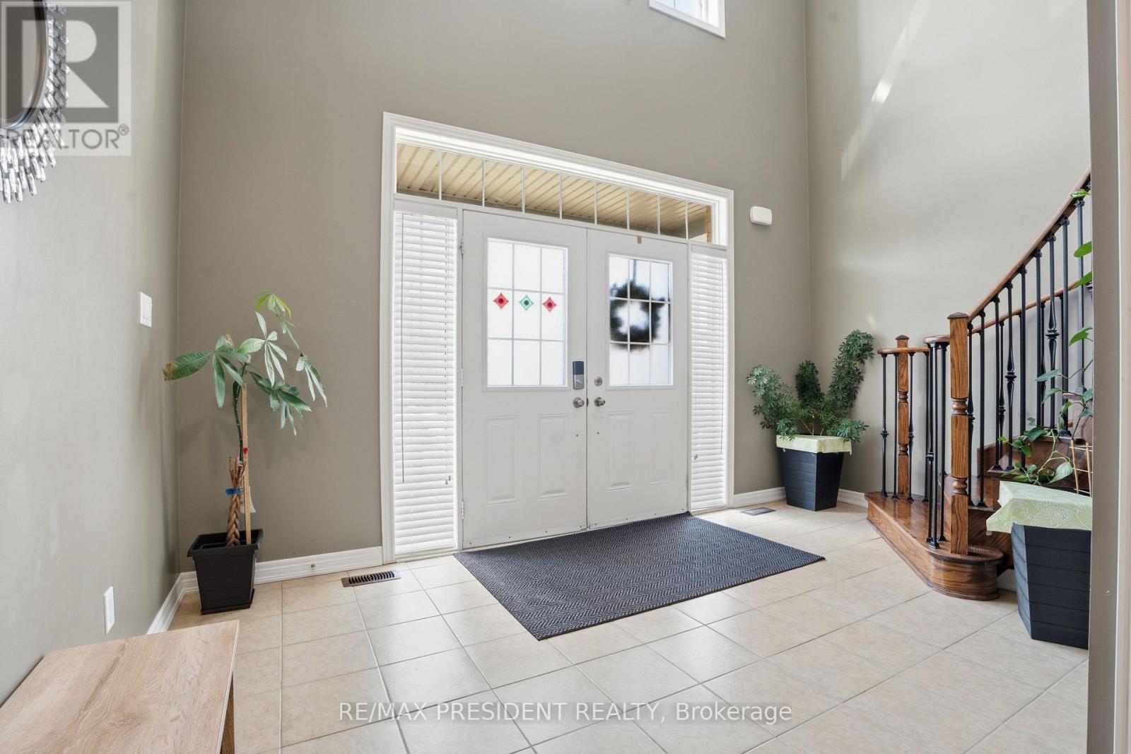 17 MCCARTNEY STREET, Hamilton (Waterdown), Ontario, L8B0T7 — Photo 5