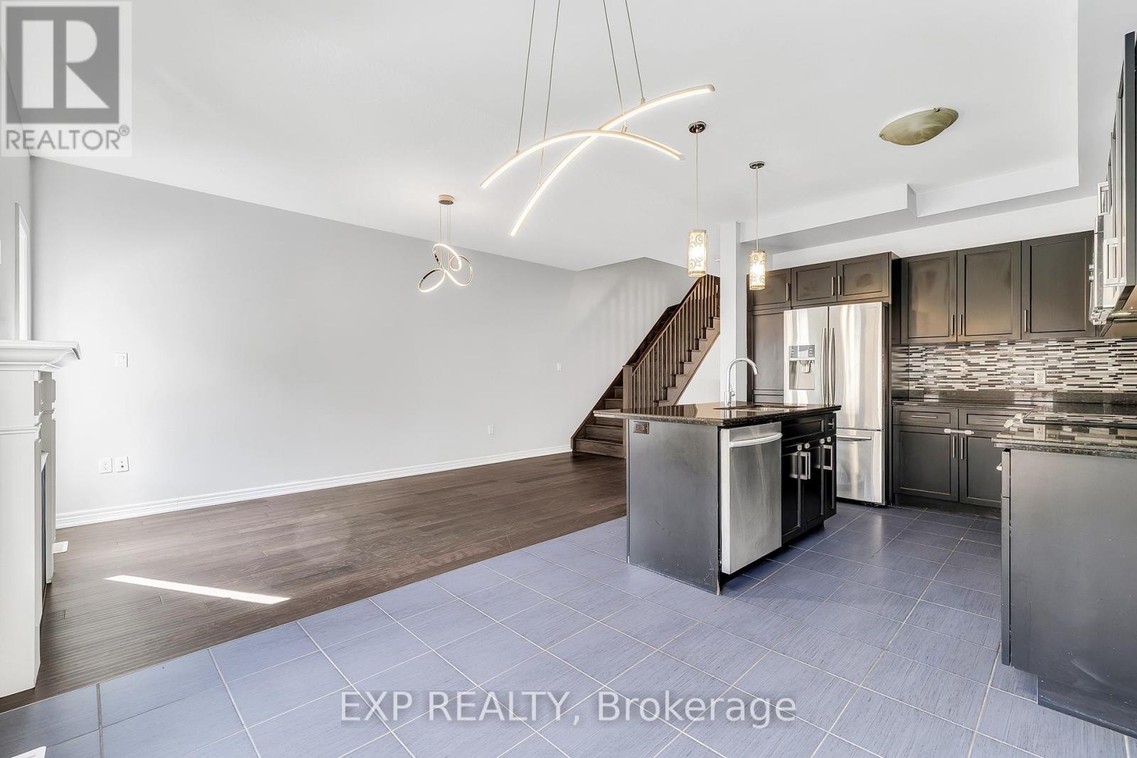 89 SONOMA VALLEY CRESCENT, Hamilton (Mewburn), Ontario, L9B0J3 — Photo 5