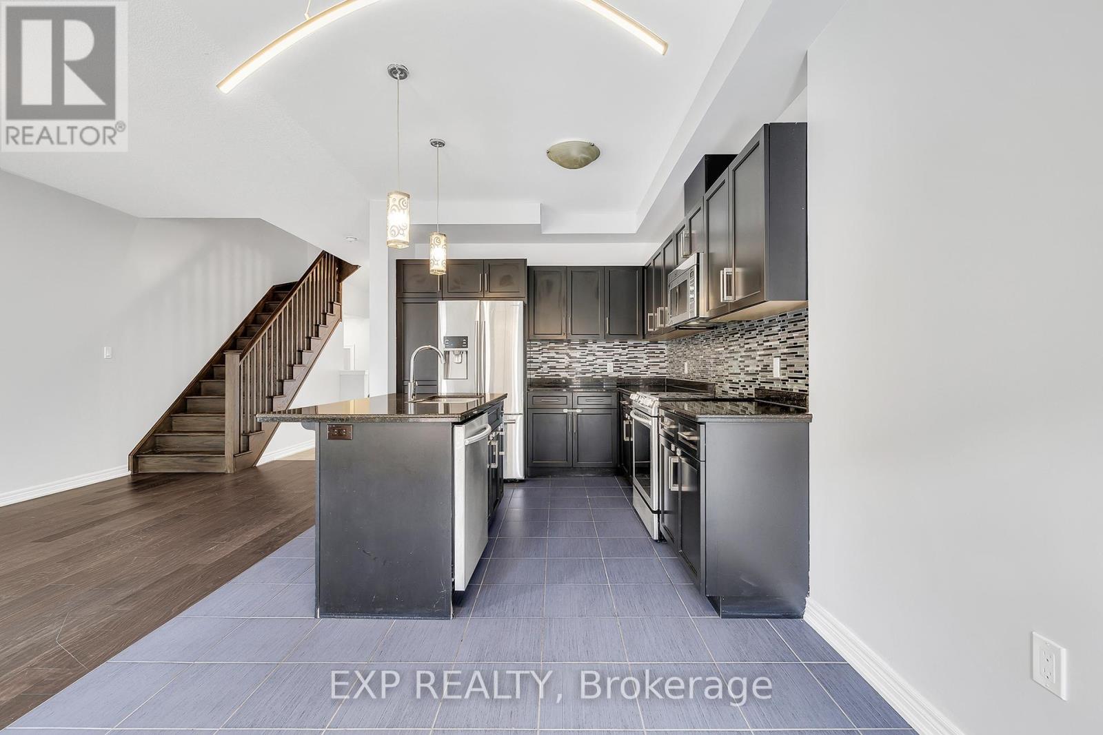 89 SONOMA VALLEY CRESCENT, Hamilton (Mewburn), Ontario, L9B0J3 — Photo 8