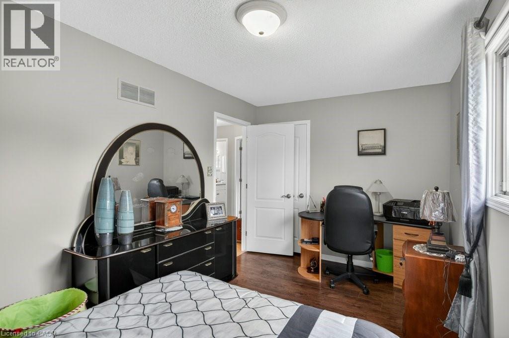 35 HEPBURN Crescent, Hamilton, Ontario, L9C7S4 — Photo 17