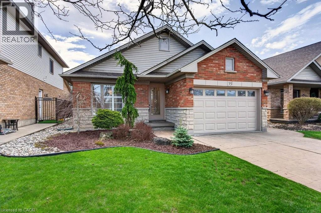 35 HEPBURN Crescent, Hamilton, Ontario, L9C7S4 — Photo 2