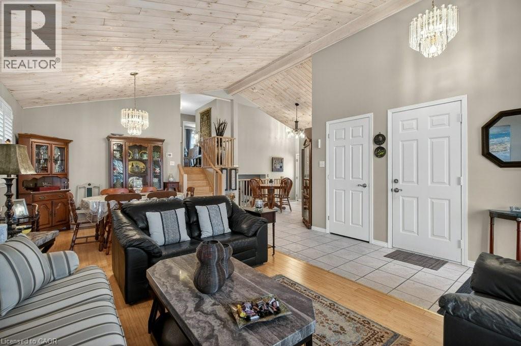 35 HEPBURN Crescent, Hamilton, Ontario, L9C7S4 — Photo 6