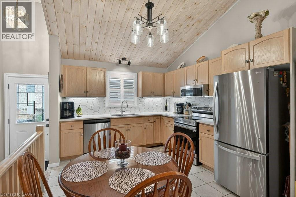 35 HEPBURN Crescent, Hamilton, Ontario, L9C7S4 — Photo 8