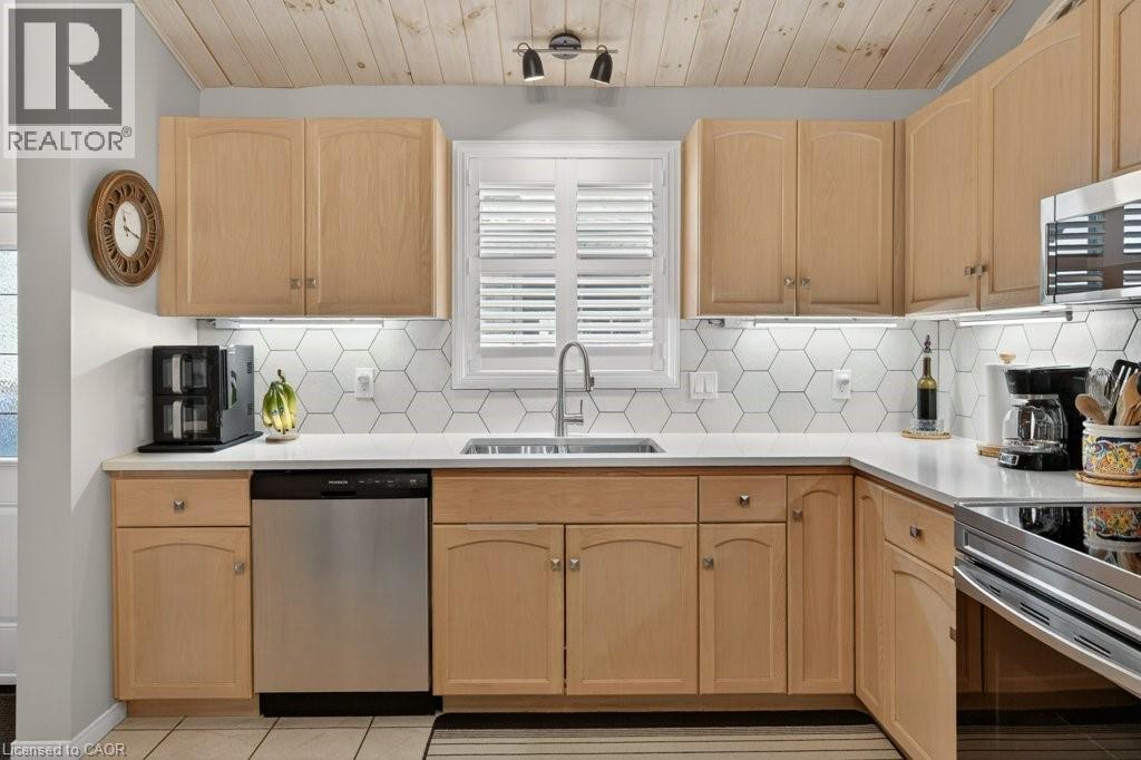 35 HEPBURN Crescent, Hamilton, Ontario, L9C7S4 — Photo 9