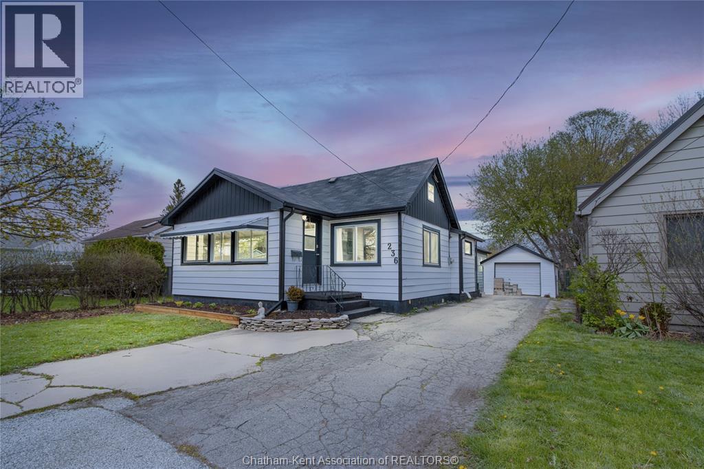 236 SANDYS STREET, Chatham, Ontario, N7L3P8 — Photo 2