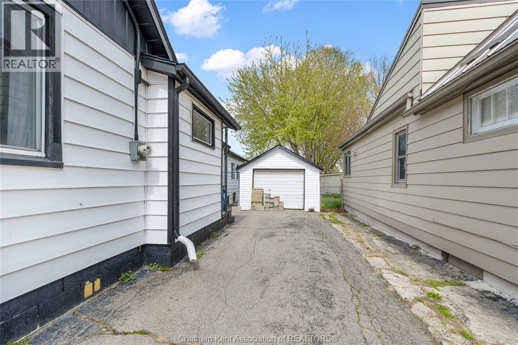 236 SANDYS STREET, Chatham, Ontario, N7L3P8 — Photo 5