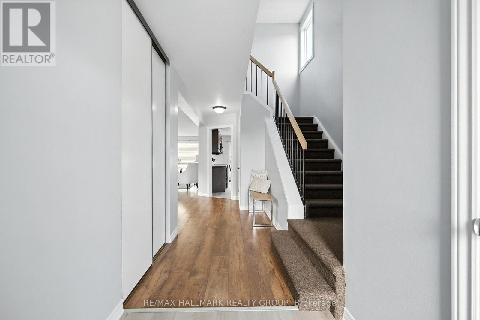 55 FAIR OAKS CRESCENT, Ottawa, Ontario, K2G4W3 — Photo 2