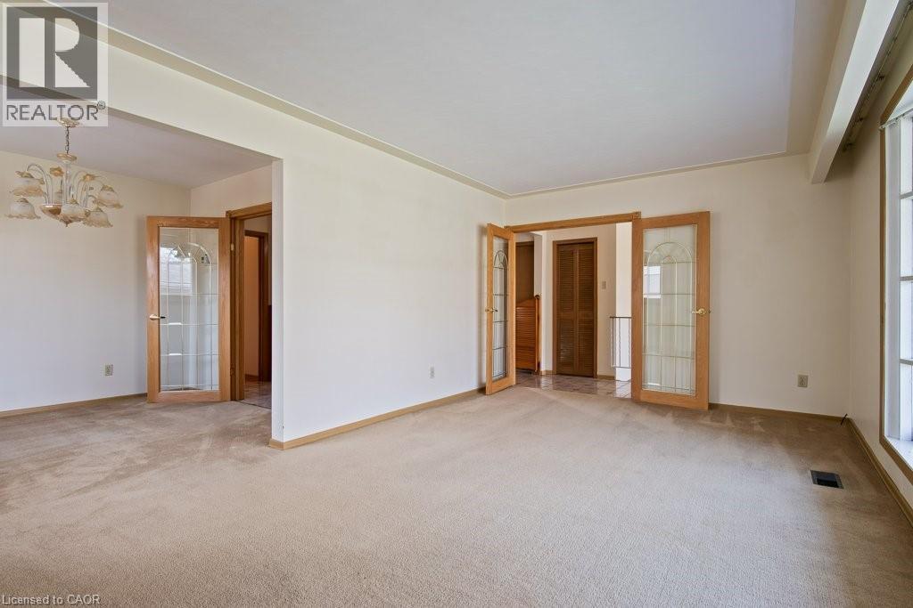 103 QUEENSTON Drive, Kitchener, Ontario, N2B2V2 — Photo 10