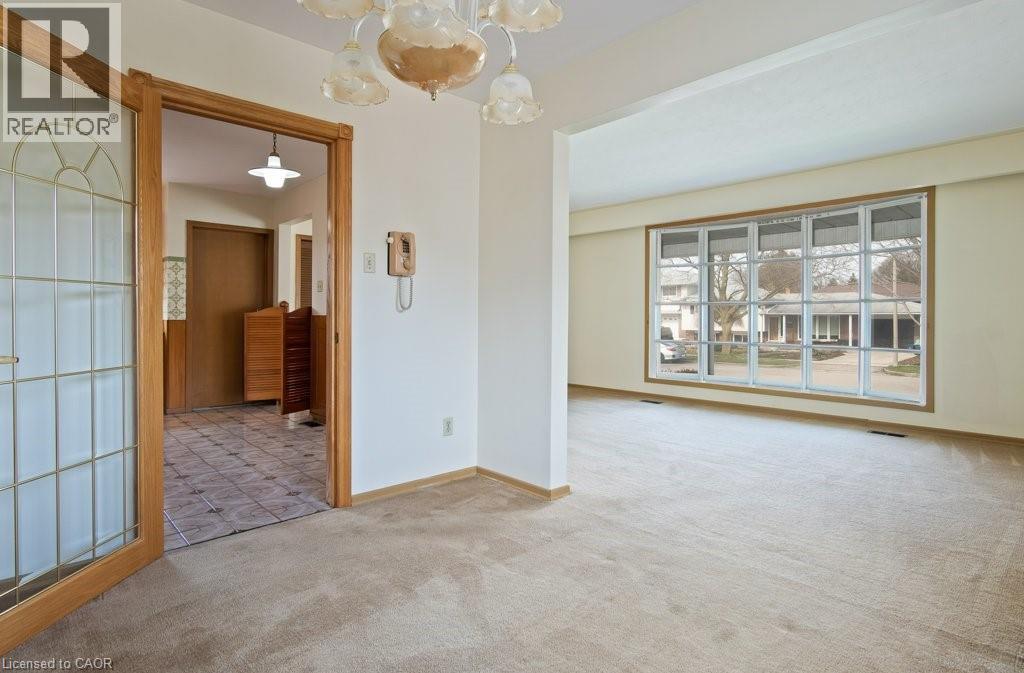 103 QUEENSTON Drive, Kitchener, Ontario, N2B2V2 — Photo 13