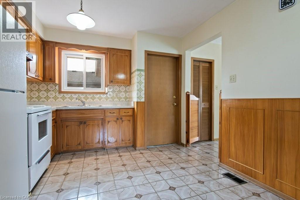 103 QUEENSTON Drive, Kitchener, Ontario, N2B2V2 — Photo 16