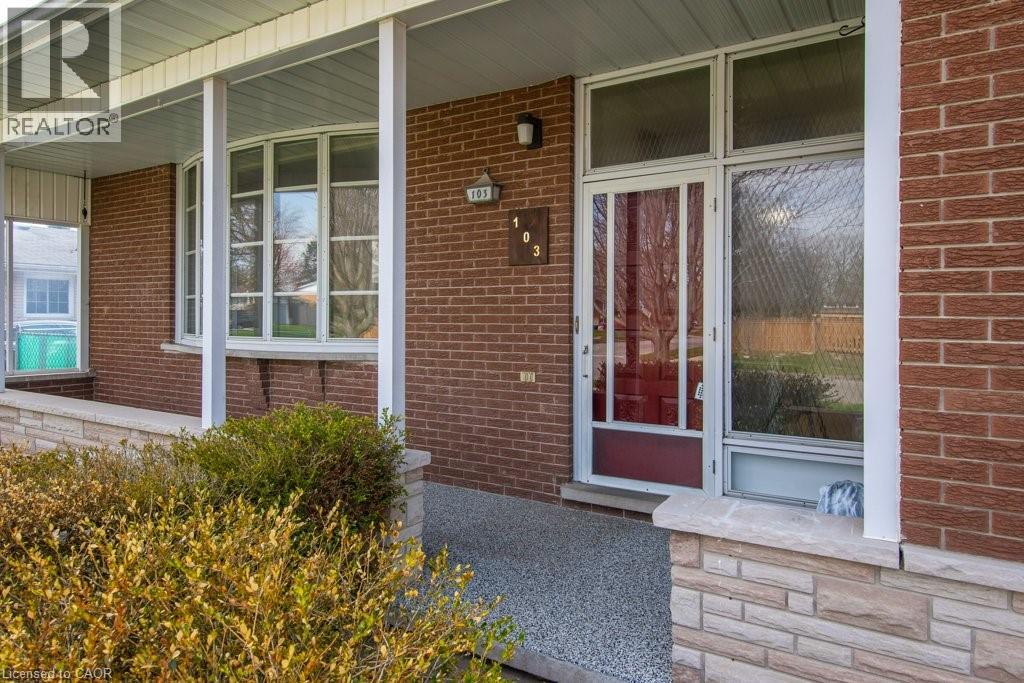103 QUEENSTON Drive, Kitchener, Ontario, N2B2V2 — Photo 3