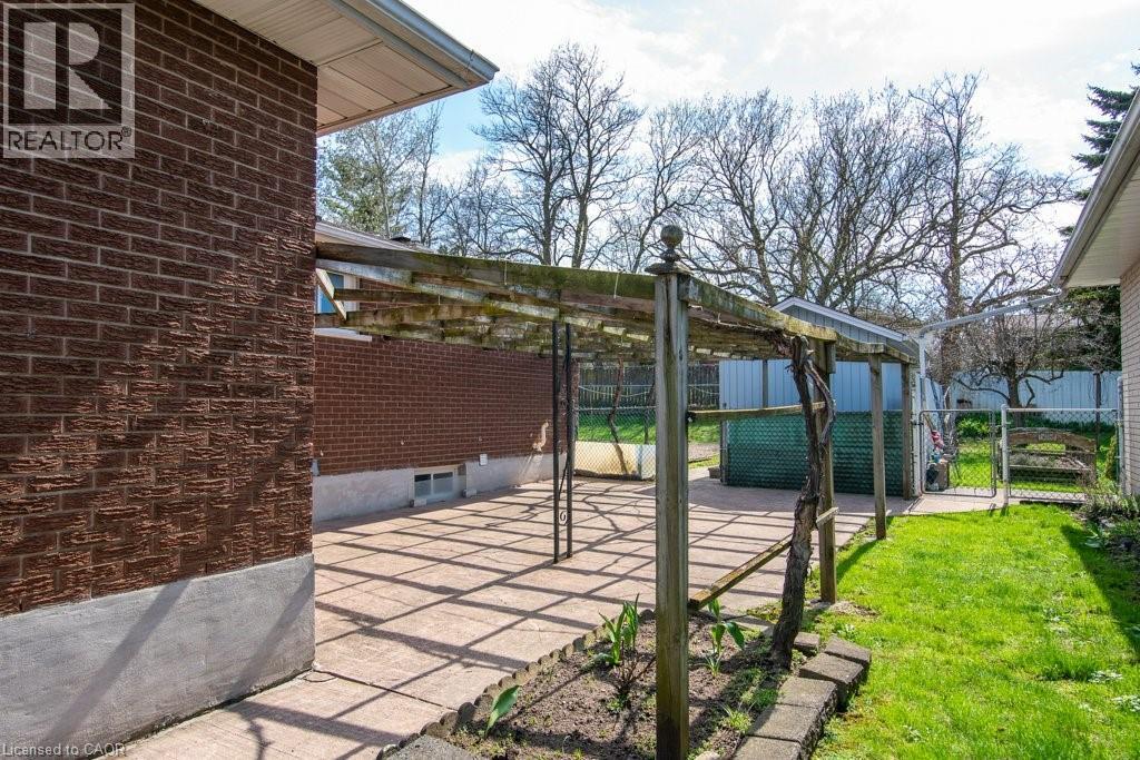 103 QUEENSTON Drive, Kitchener, Ontario, N2B2V2 — Photo 4