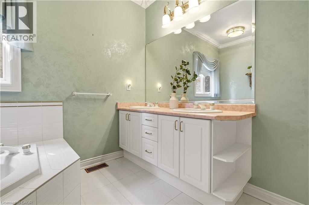 4125 MONTROSE Crescent, Burlington, Ontario, L7M4J5 — Photo 24