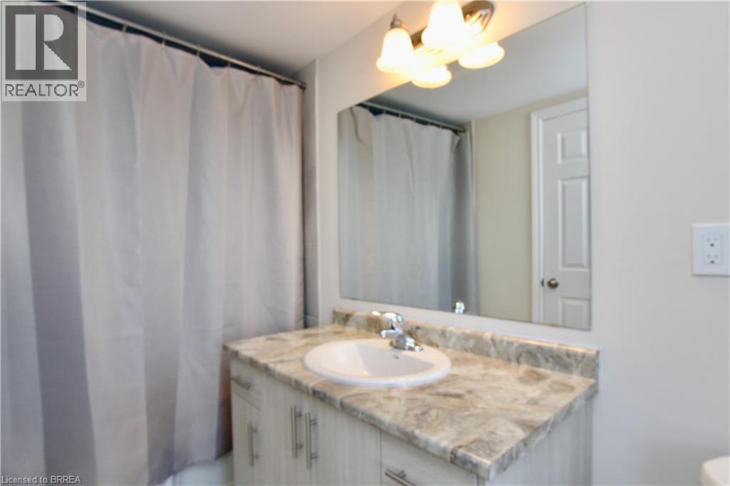 677 PARK Street N Unit# 13, Brantford, Ontario, N3R0A2 — Photo 18