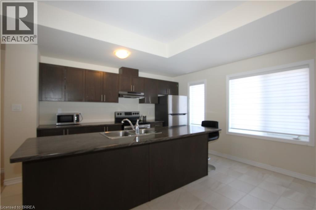 677 PARK Street N Unit# 13, Brantford, Ontario, N3R0A2 — Photo 5