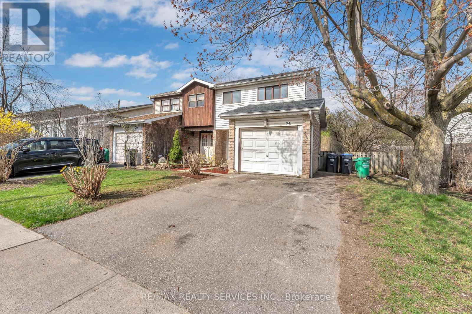 54 GREENE DRIVE, Brampton (Madoc), Ontario, L6V2R7 — Photo 2