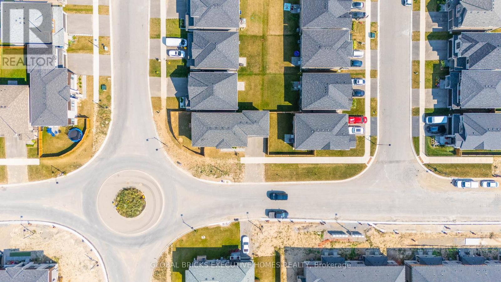 183 LONGBOAT RUN W, Brantford, Ontario, N3T5L5 — Photo 2