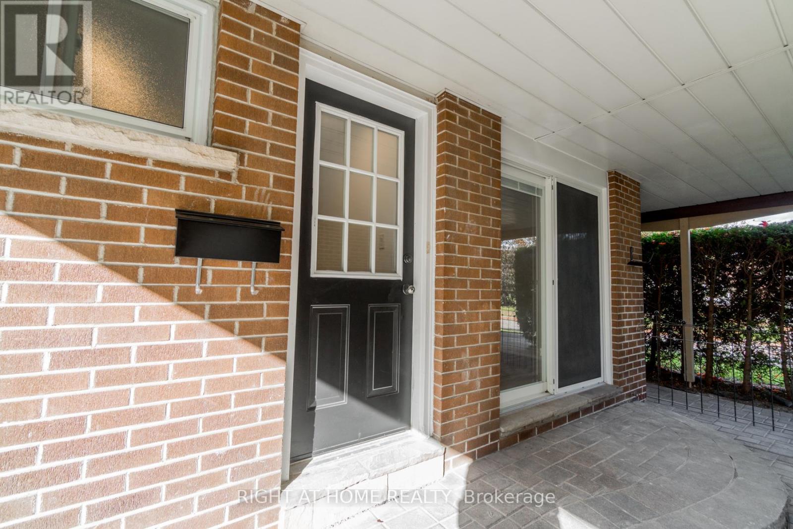 899 FLORELL DRIVE, Oshawa (Donevan), Ontario, L1H6W3 — Photo 3