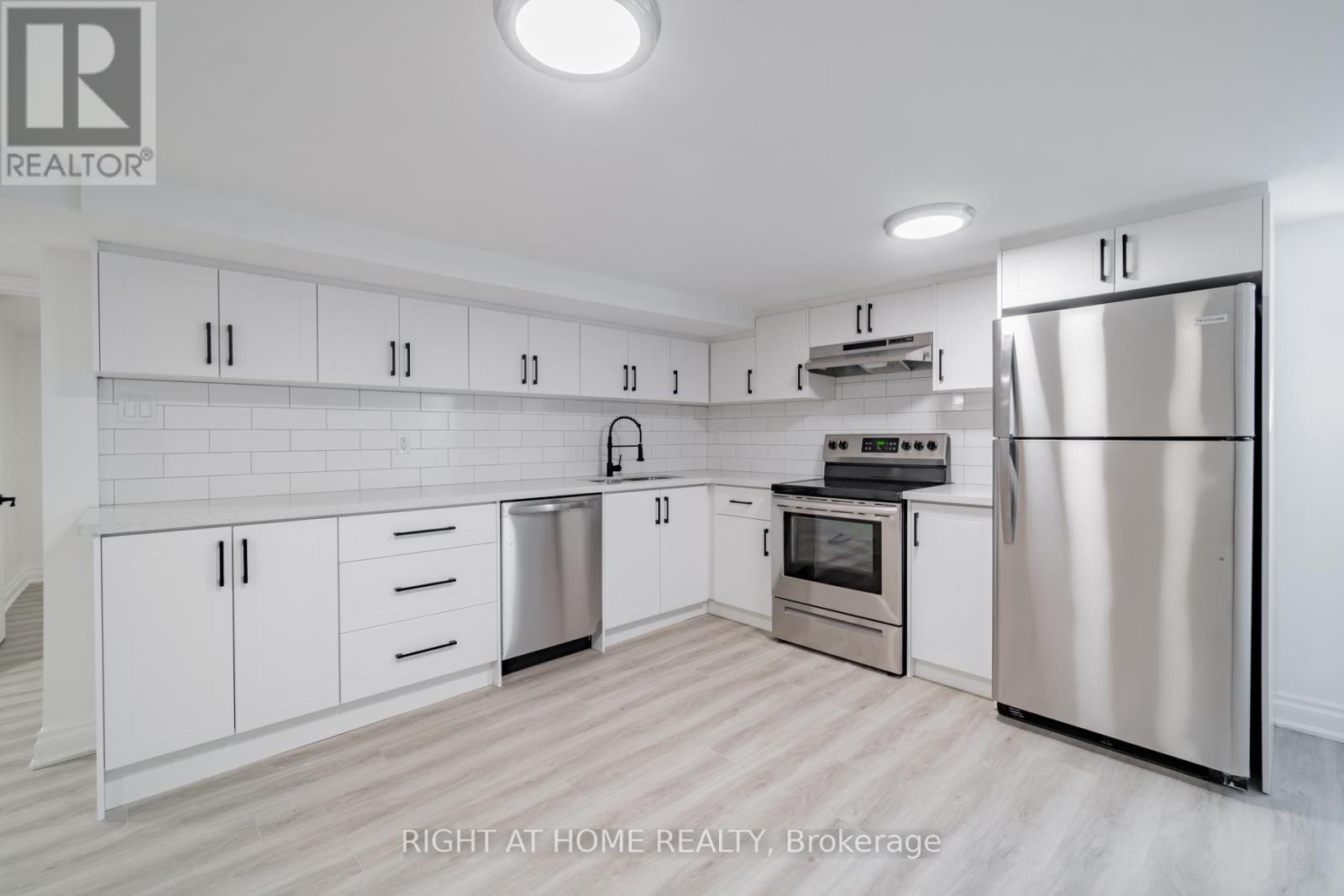 899 FLORELL DRIVE, Oshawa (Donevan), Ontario, L1H6W3 — Photo 7