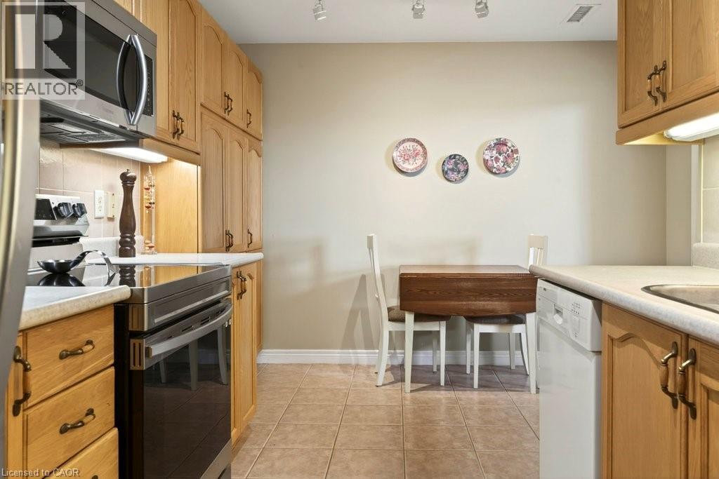 2085 AMHERST HEIGHTS Drive Unit# PH8, Burlington, Ontario, L7P5C2 — Photo 20
