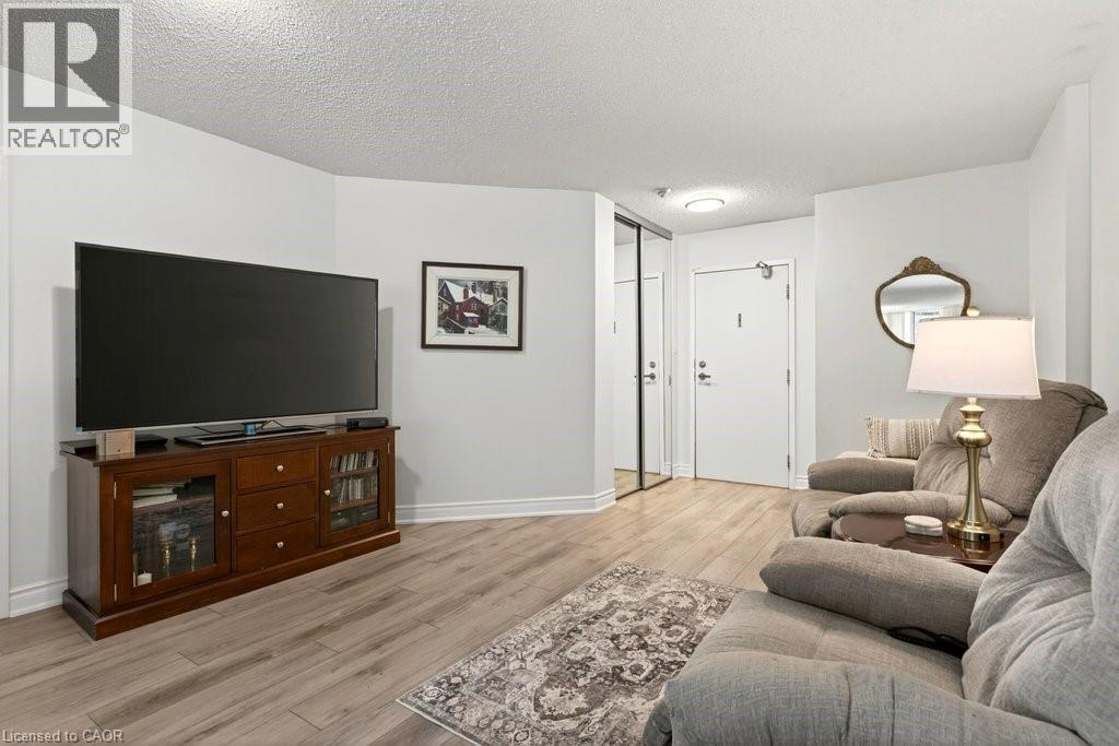 1237 NORTH SHORE Boulevard E Unit# 803, Burlington, Ontario, L7S2H8 — Photo 6