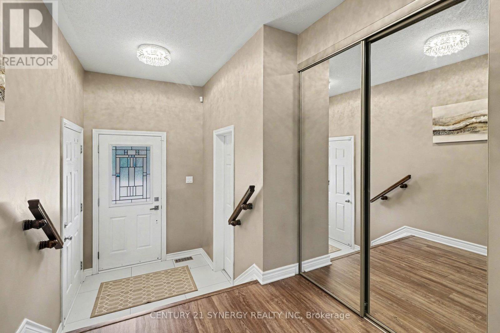 114 SILVERMOON CRESCENT, Ottawa, Ontario, K4A0P9 — Photo 3