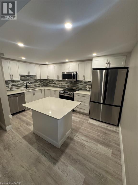 25 HOWLAND Drive Unit# Lower, Kitchener, Ontario, N2E1G1 — Photo 2