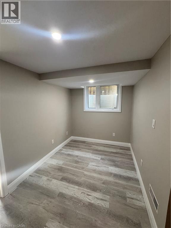 25 HOWLAND Drive Unit# Lower, Kitchener, Ontario, N2E1G1 — Photo 9