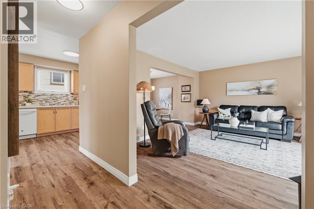 143 ST JEROME Crescent, Kitchener, Ontario, N2C2K9 — Photo 10