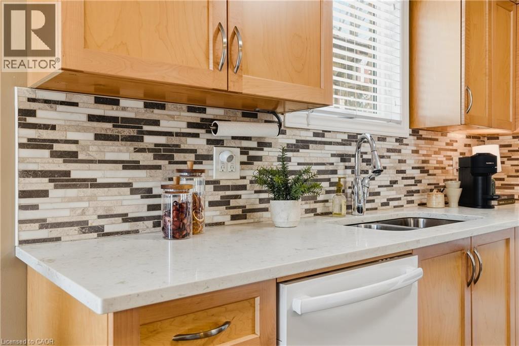 143 ST JEROME Crescent, Kitchener, Ontario, N2C2K9 — Photo 15