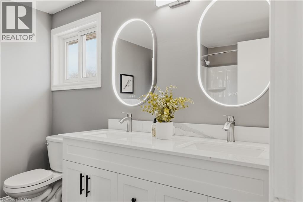 143 ST JEROME Crescent, Kitchener, Ontario, N2C2K9 — Photo 5