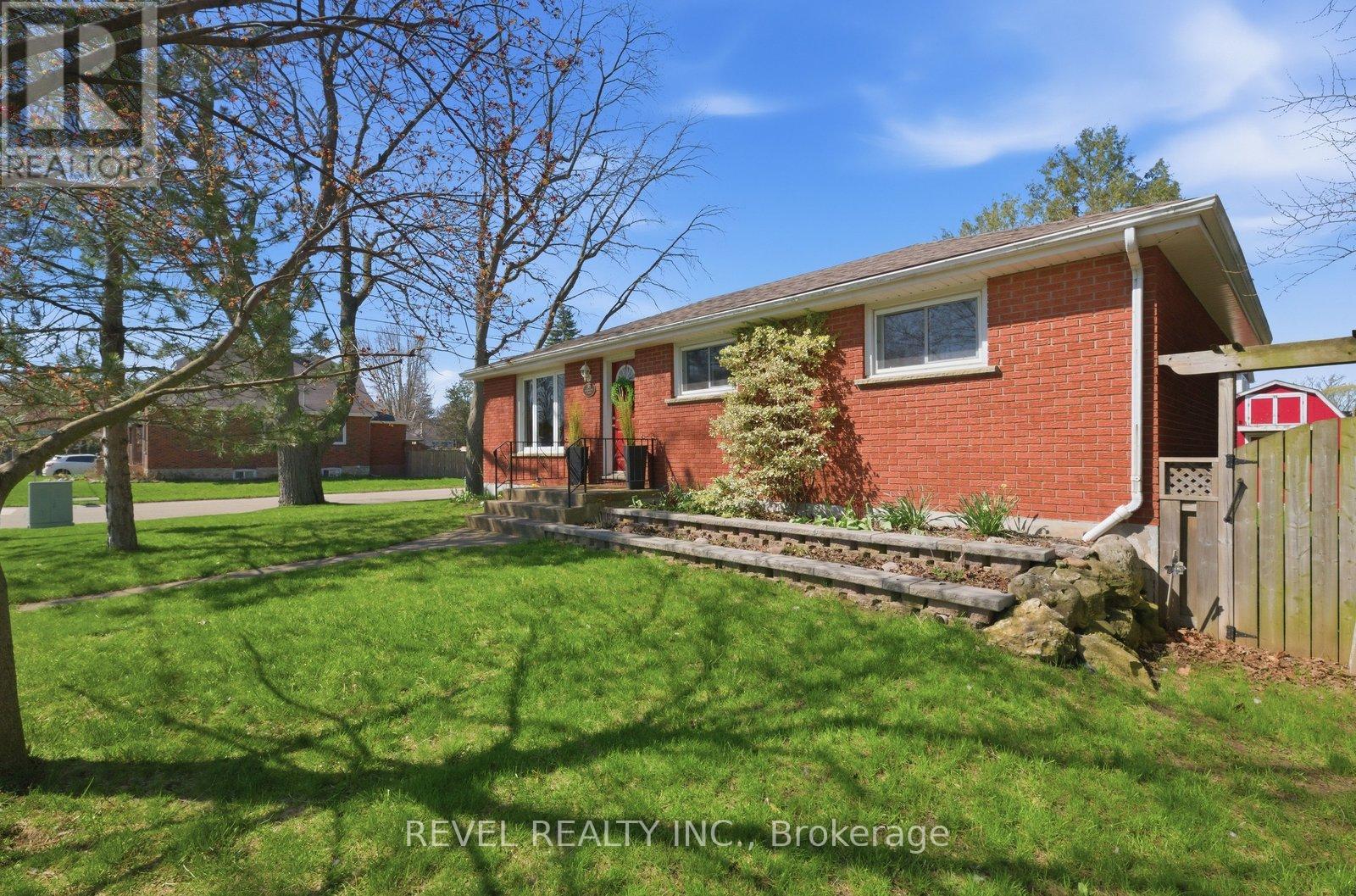 36 HAMILTON AVENUE, Brantford, Ontario, N3S6Z9 — Photo 3