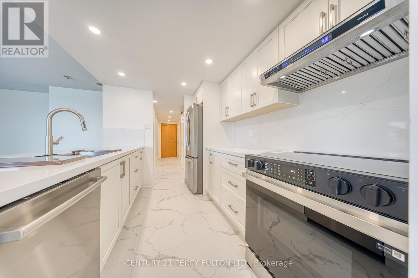 1508 - 77 HARBOUR SQUARE, Toronto (Waterfront Communities), Ontario, M5J2S2 — Photo 12