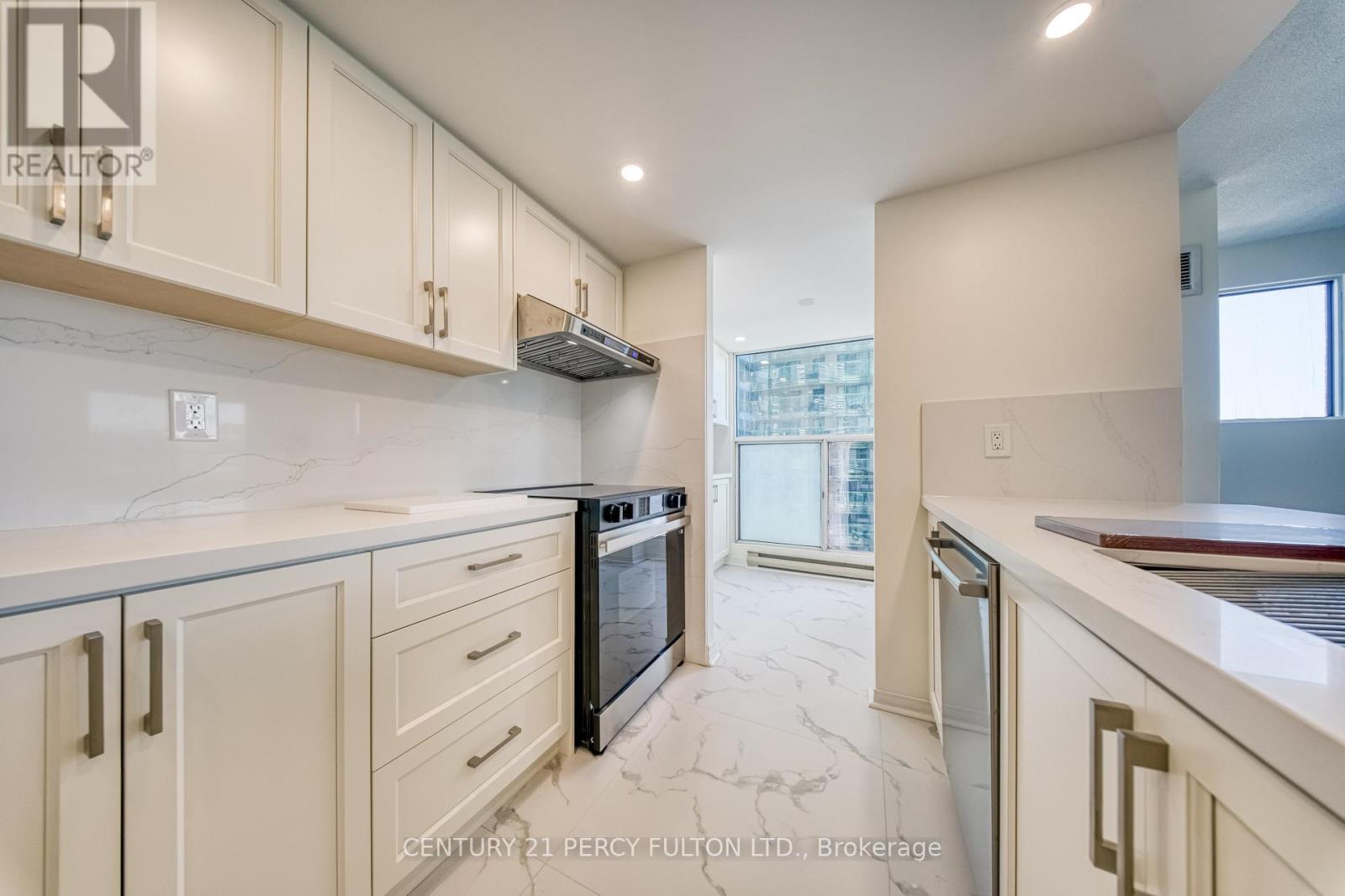 1508 - 77 HARBOUR SQUARE, Toronto (Waterfront Communities), Ontario, M5J2S2 — Photo 13