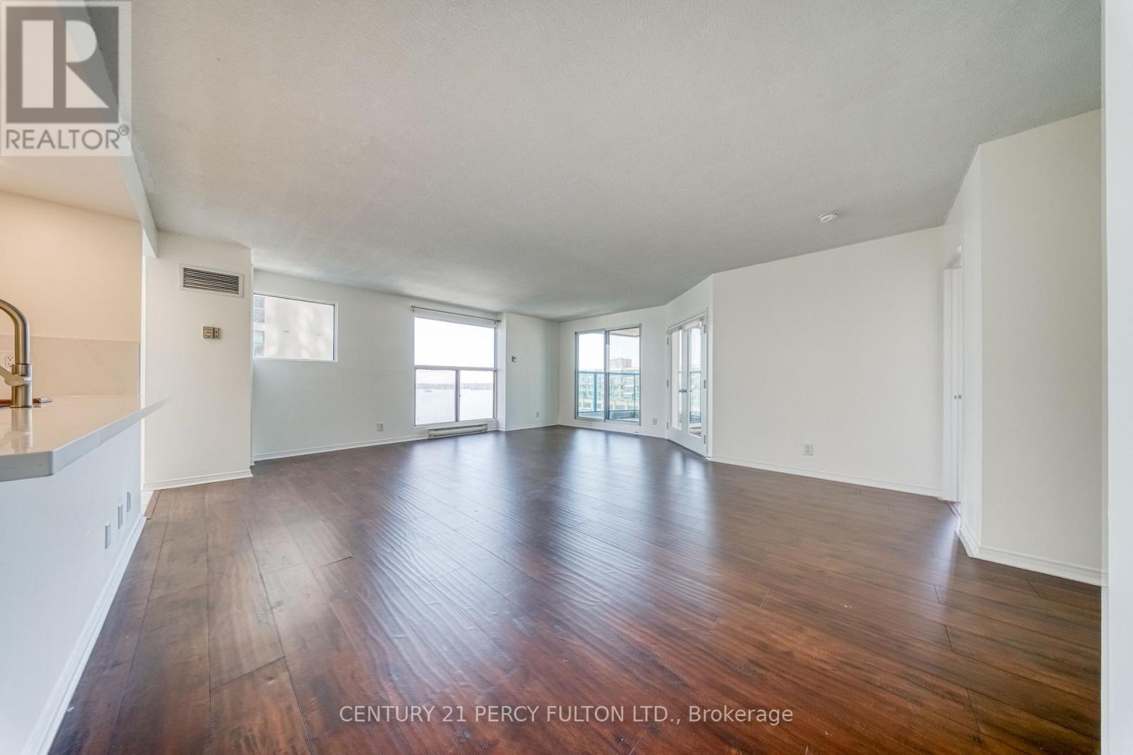 1508 - 77 HARBOUR SQUARE, Toronto (Waterfront Communities), Ontario, M5J2S2 — Photo 7