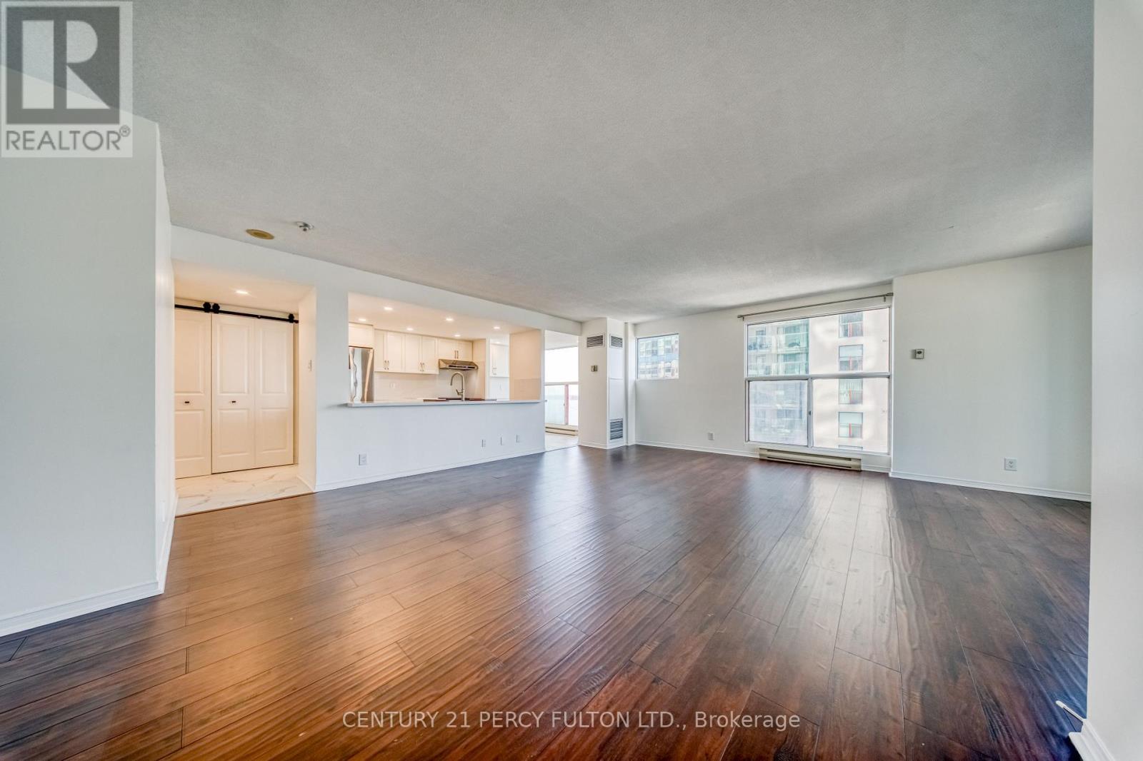 1508 - 77 HARBOUR SQUARE, Toronto (Waterfront Communities), Ontario, M5J2S2 — Photo 8