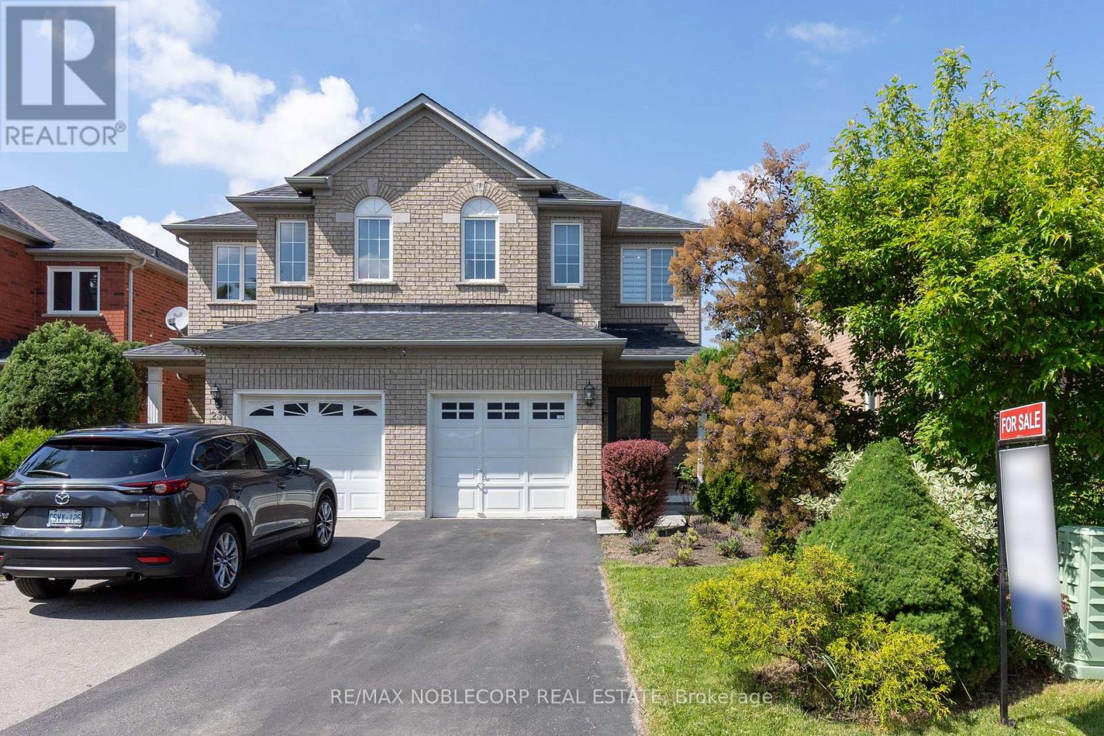 239 ROYAL APPIAN CRESCENT, Vaughan (Maple), Ontario, L4K5L3 — Photo 2